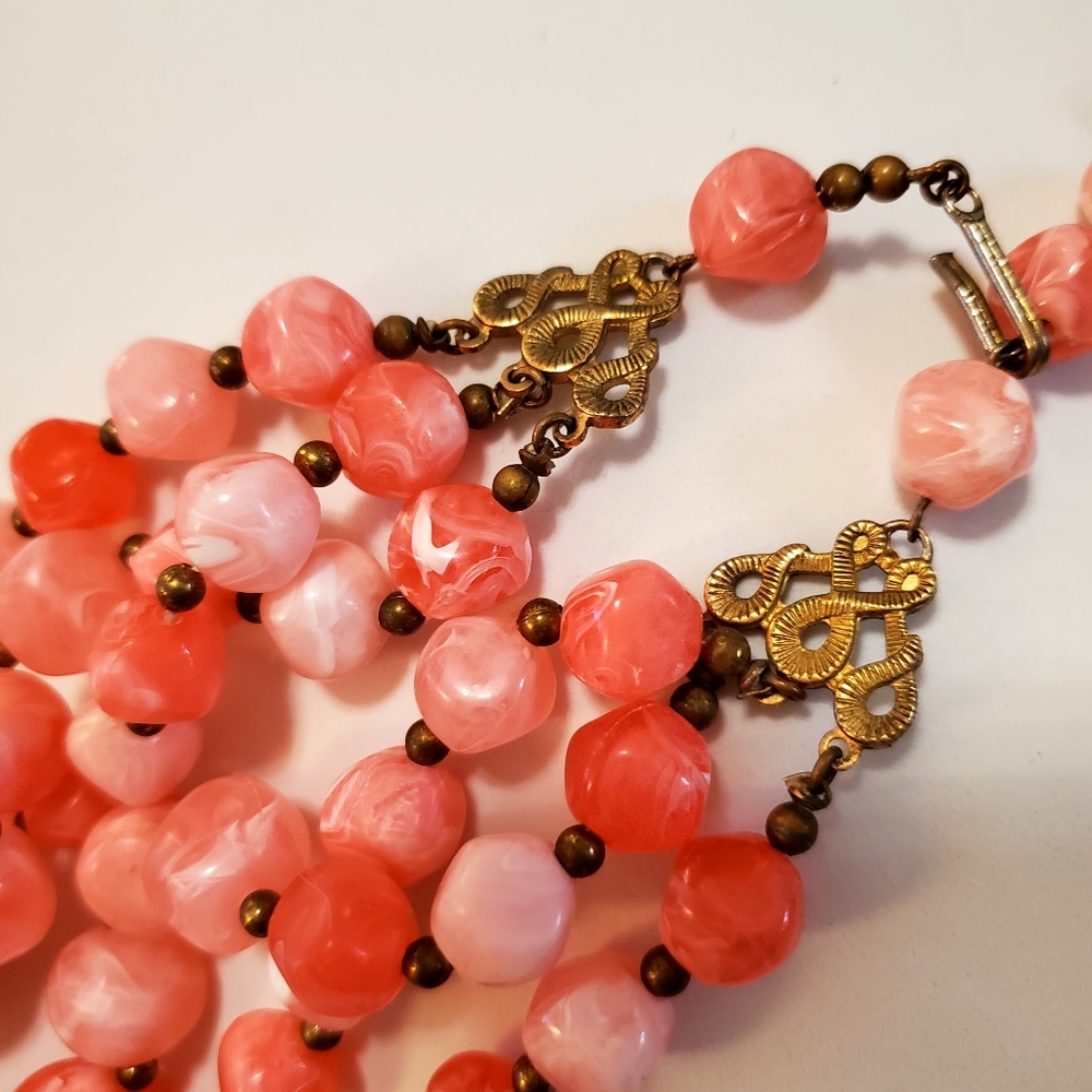 Kramer Pink Lucite Necklace Triple Strand Mid Century Abstract Swirl - Picture 8 of 10